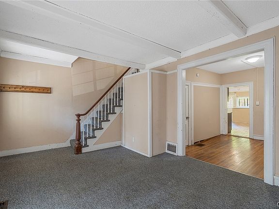 3rd image of 39 John St