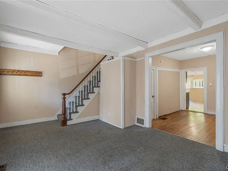 39 John St — Photo 3