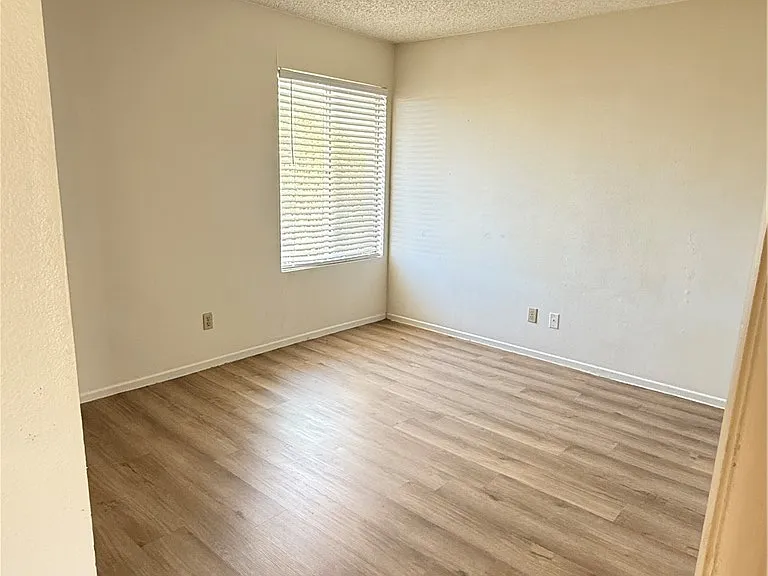 870 Avenue B #406 — Photo 9