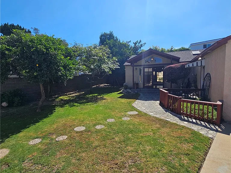 12627 Manor Dr — Photo 34