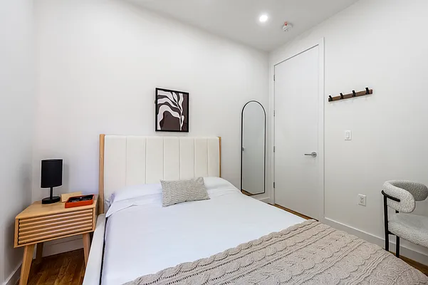 Bedroom, photo 9