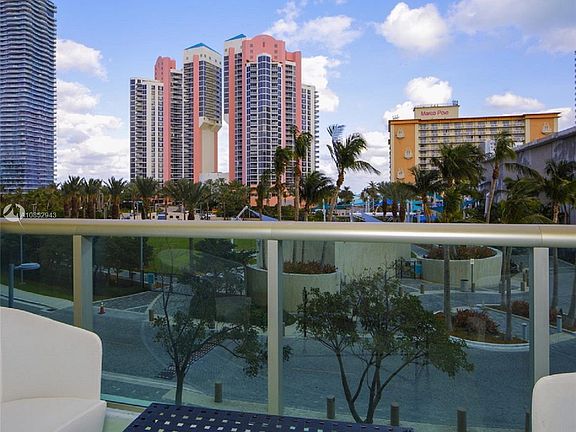 5th image of 19370 Collins Ave APT 305
