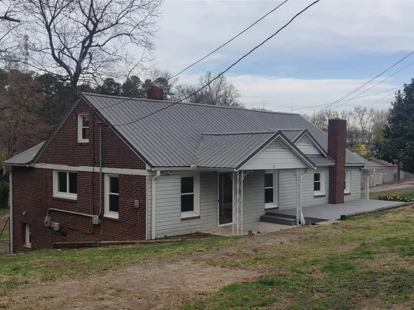 27 W Summit Ave, Granite Falls, NC 28630