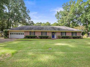 853 Timberlain Dr, Jackson, MS 39211