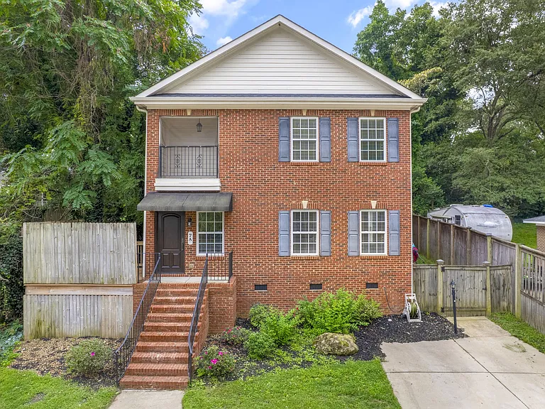 7 Croft St #A — Photo 1