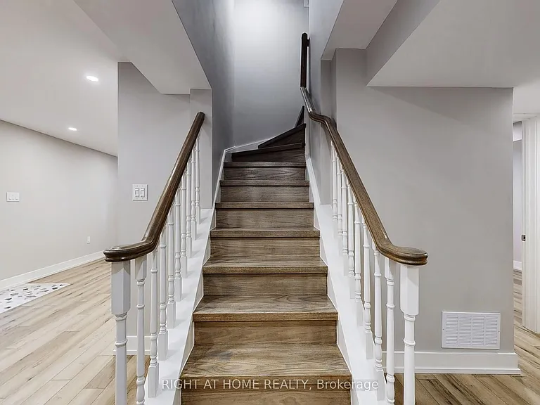 11 Hawker Ct #BASEMENT — Photo 3