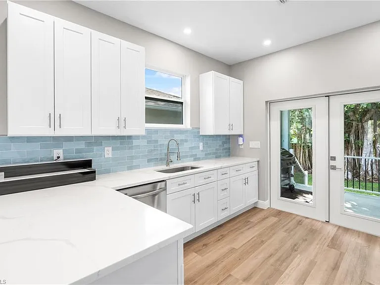 10004 Connecticut St — Photo 9