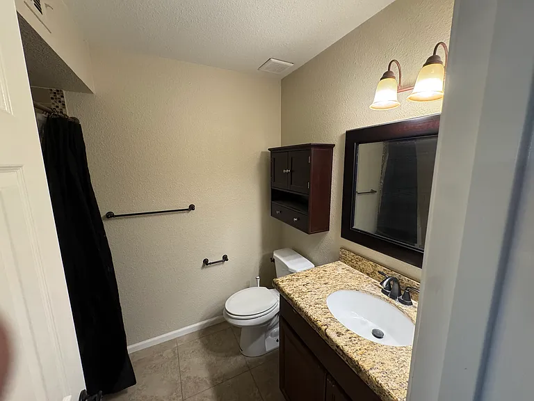 2058 E Fremont Dr — Photo 17