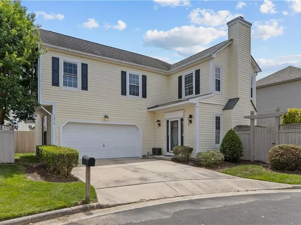 1616 Woodstock Ct, Chesapeake, VA 23320