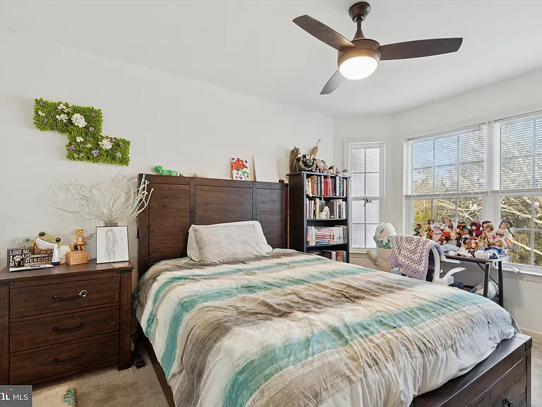 220 Primrose Ln — Photo 13