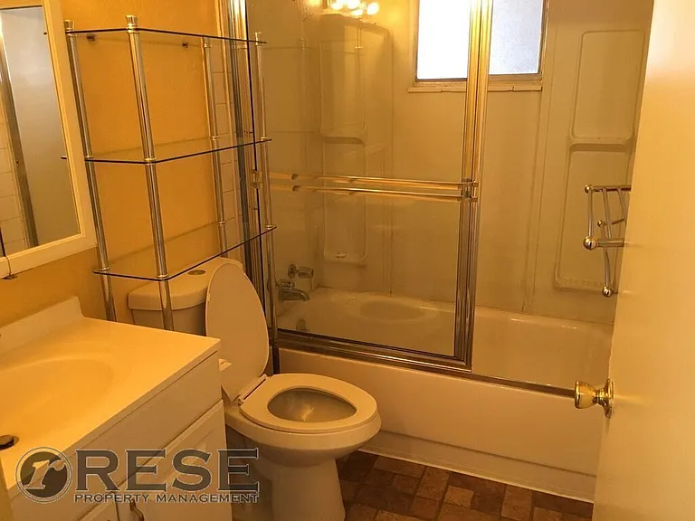 8228 S 1750 W — Photo 4