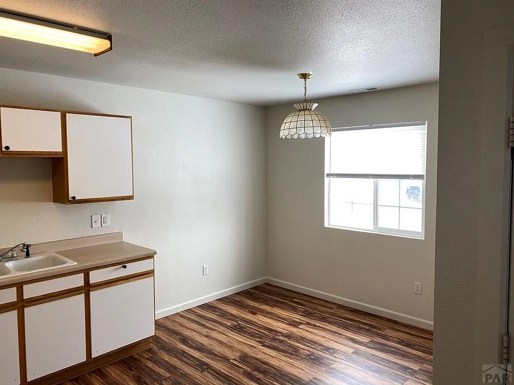 2815 Winnipeg St — Photo 3