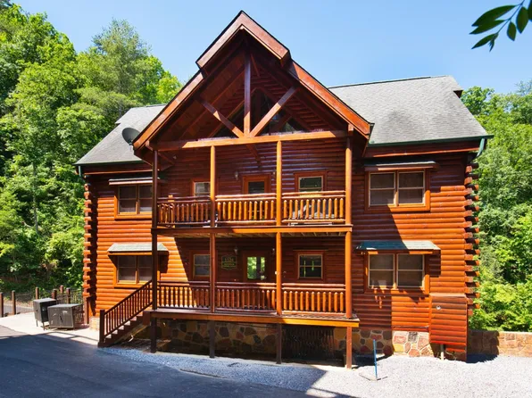 1124 Black Bear Cub Way, Sevierville, TN 37862