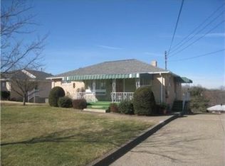 2204 Juanita Dr, Coraopolis, PA 15108