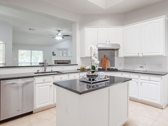 5th image of 11430 Mordred Ct