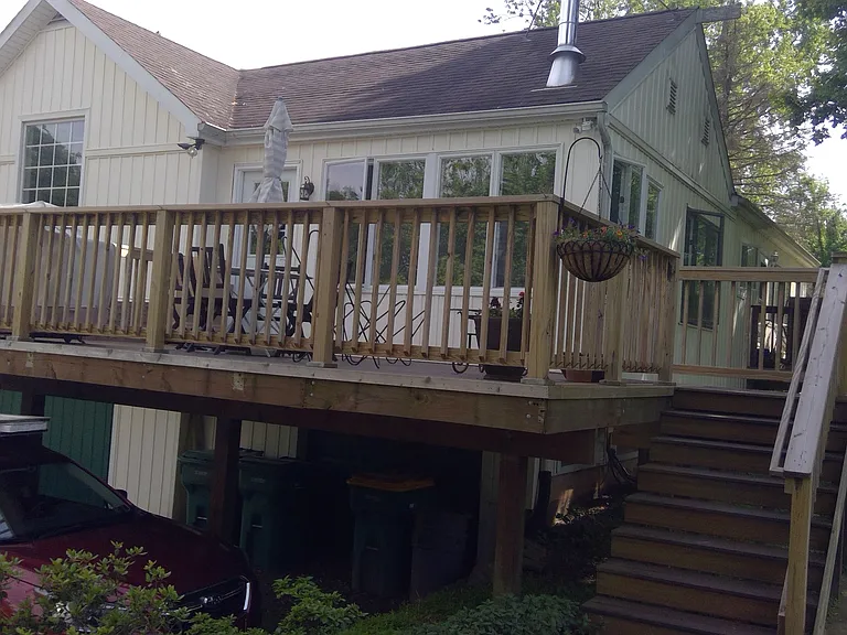 View of deck and entryway