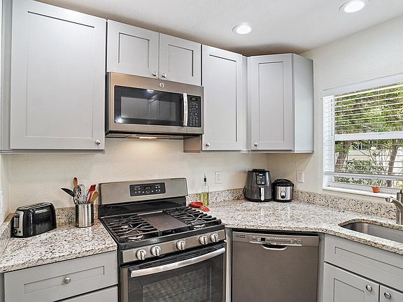 2nd image of 263 22nd St N