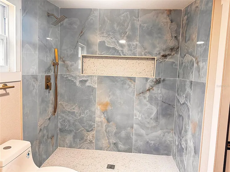 3205 E Shadowlawn Ave — Photo 19