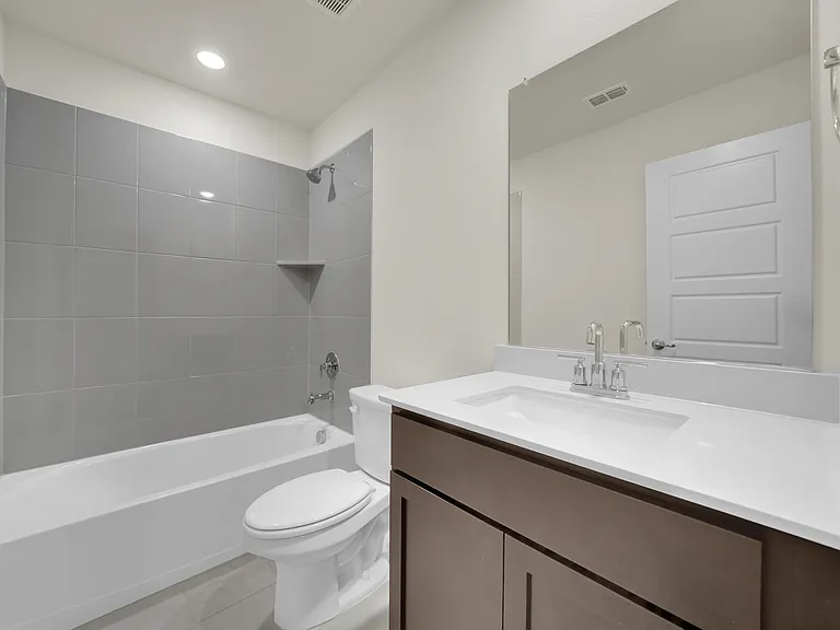 2044 Hearn Dr — Photo 27