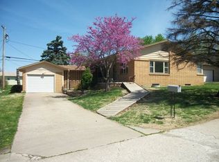 404 Mohave St, Hiawatha, KS 66434