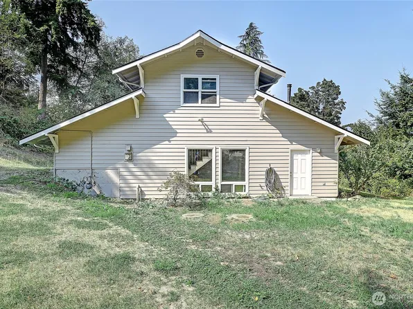 1045 Clear Morning, Camano Island, WA 98282