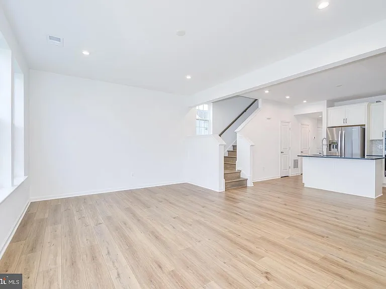 500 Tracy Way — Photo 9