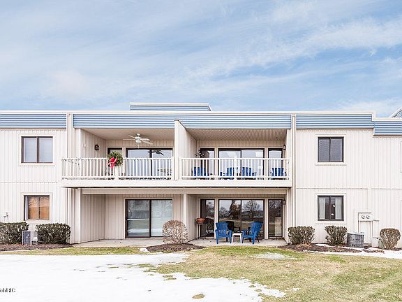 3rd image of 431 Sand Piper Dr