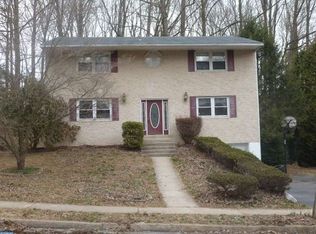 1560 Caroline Dr, Aston, PA 19014