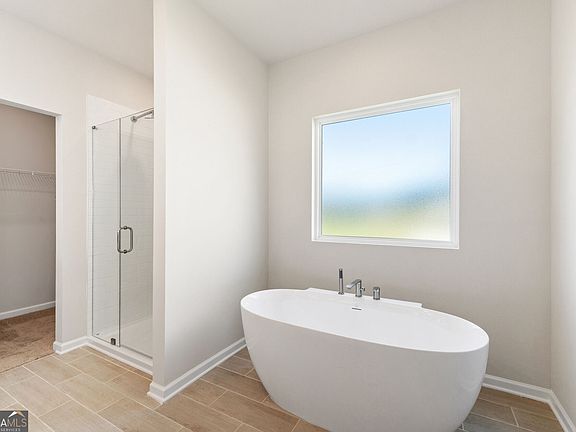 5th image of 33 Faulkner Cir