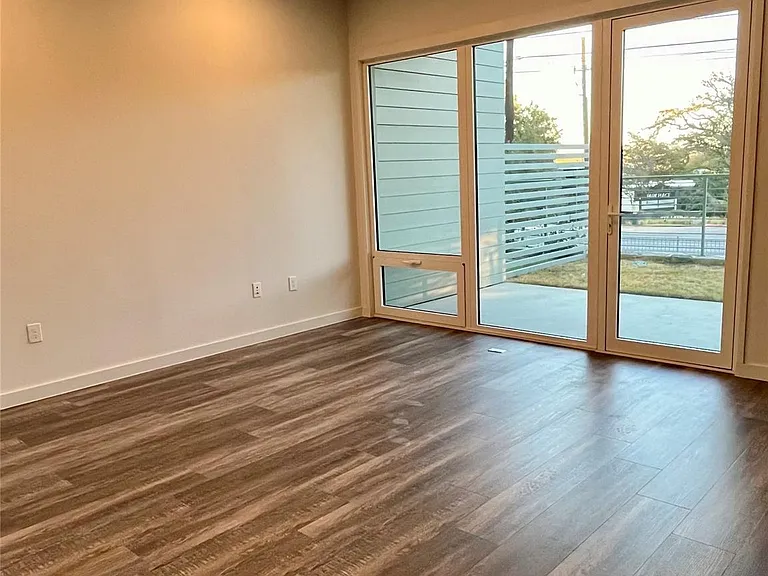 4004 Banister Ln #106 — Photo 17