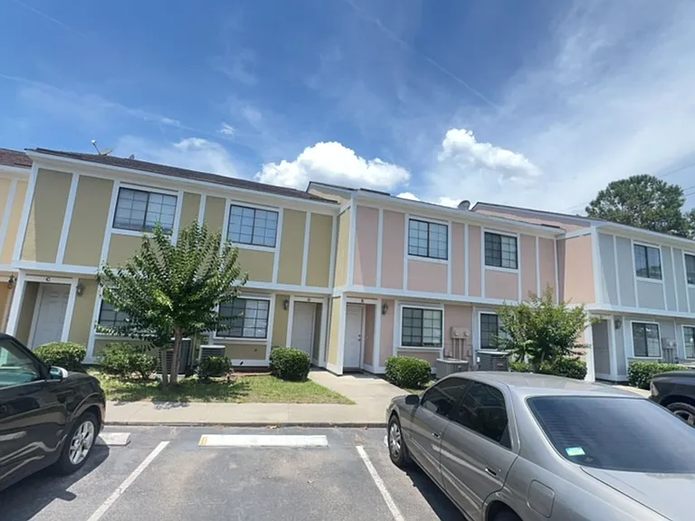 1208 Pinegrove Dr #D — Photo 16