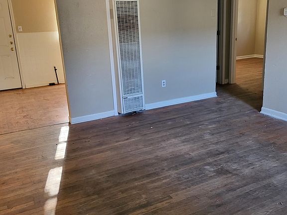 3rd image of 1112 44th St #B