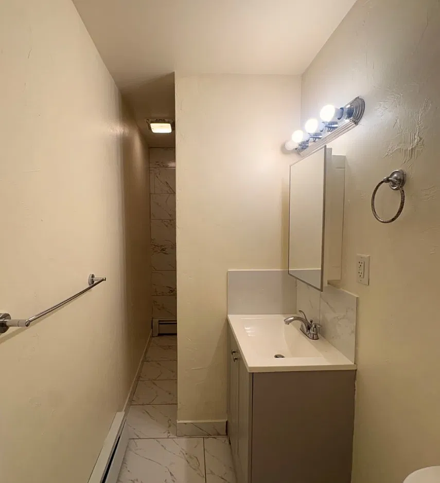 2 bed, 1100 sqft, $1,975 — Photo 4