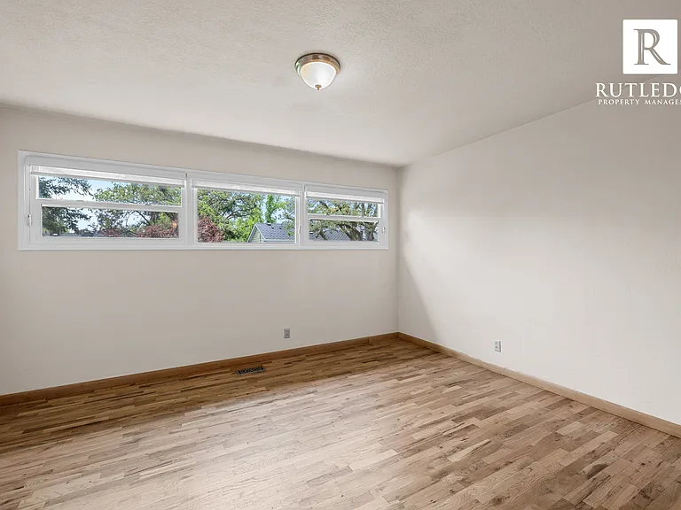 2000 Westerlund Dr — Photo 17