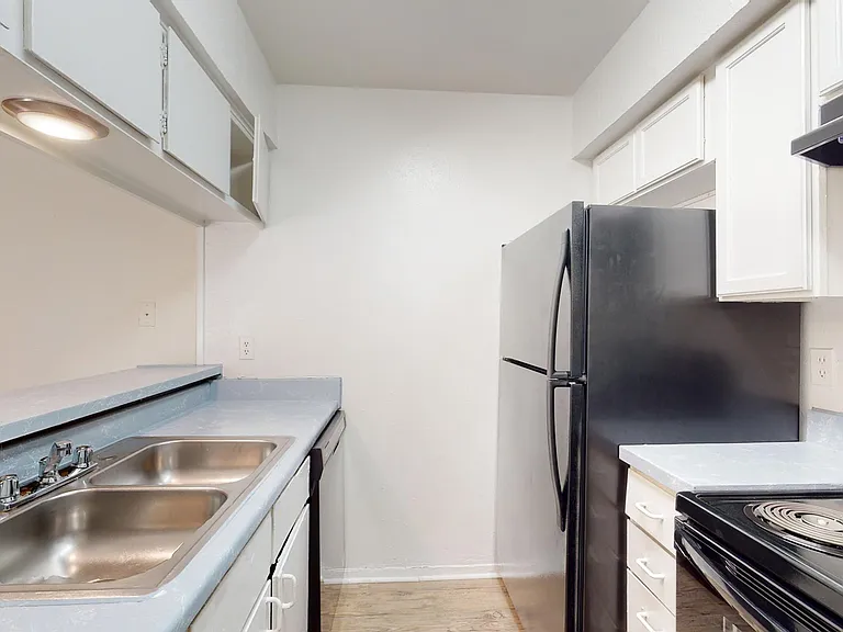 Addison Apartments at the Park — Photo 304
