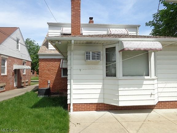 3rd image of 9409 Orchard Ave