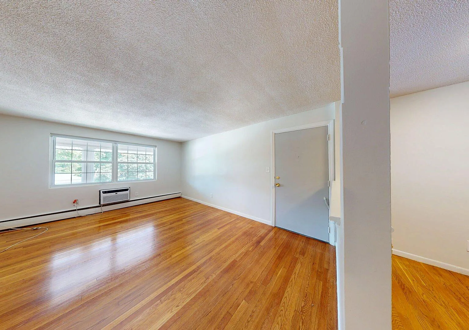 Westside Colonial — Photo 4