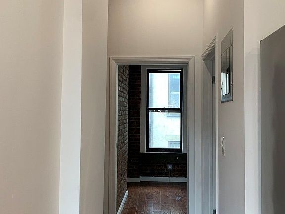 4th image of 223 Madison St #15R