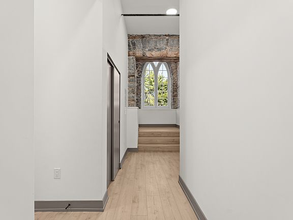 5th image of 47 Wellington St #301