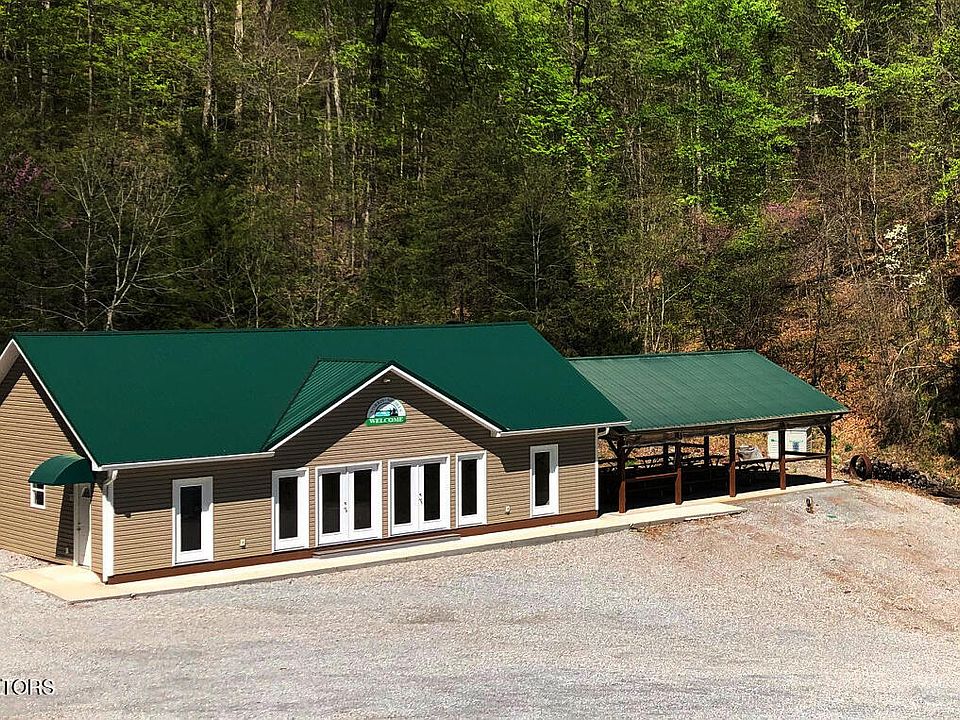 10th image of 31 Ridgeland Dr