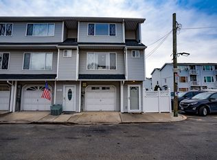 53 Simmons Ln, Staten Island, NY 10314