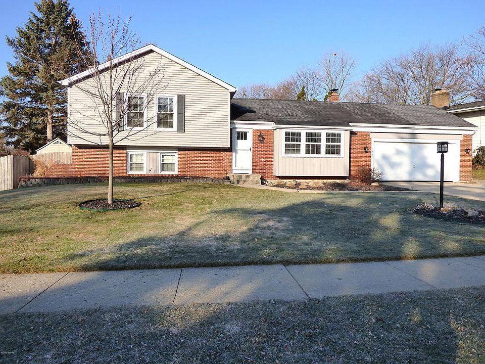1st image of 5465 Londonderry Dr SE