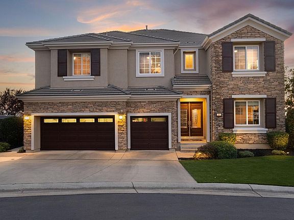 2nd image of 104 Vinicola Court