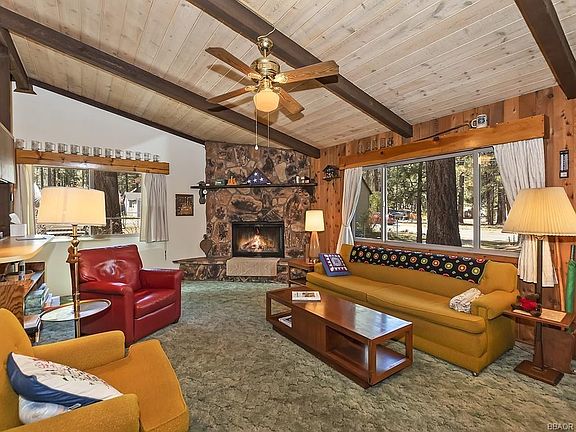 3rd image of 371 Mountainaire Ln