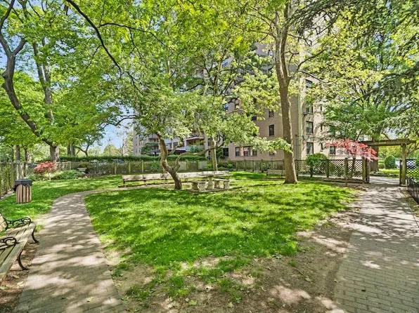 201 Saint Pauls Avenue image 11 of 18