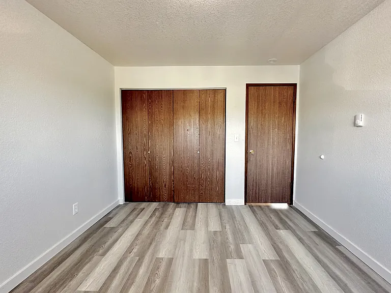 211-225 N Peterson Dr — Photo 23