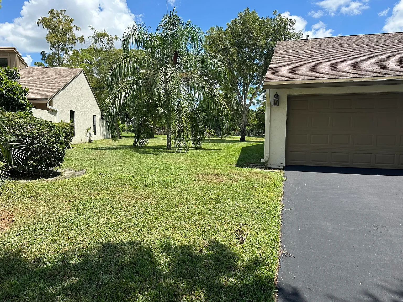 2 bed, 2.0 bath, 1092 sqft, $5,000 — Photo 2