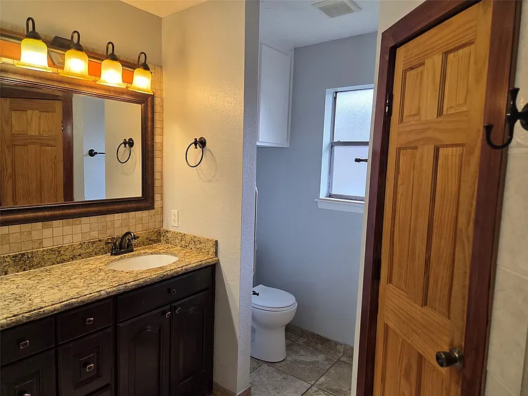 15415 Beechnut St — Photo 16