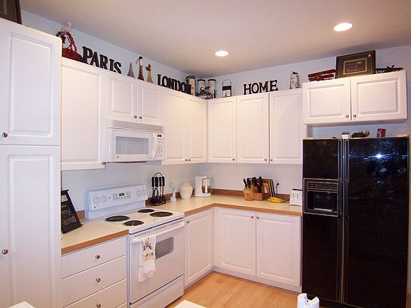 2nd image of 5581 NE Hidden Creek Dr