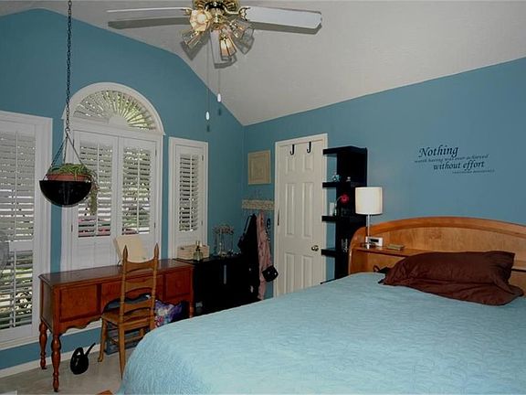 5th image of 1822 Heather Cove Ct